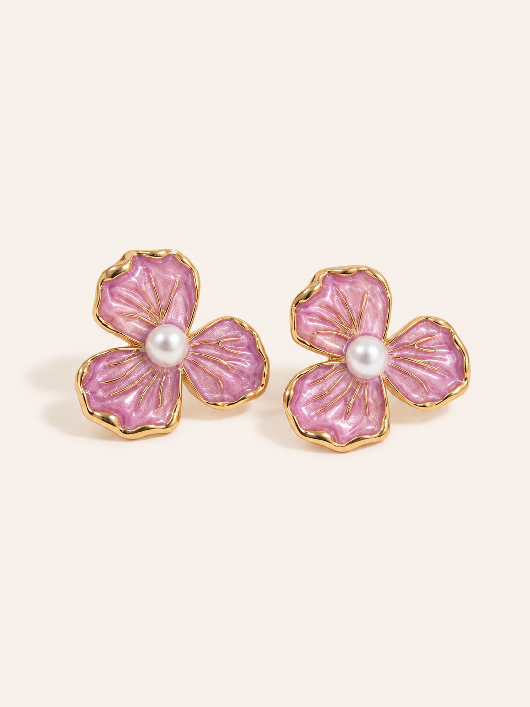 PETAL PEARL STUDS