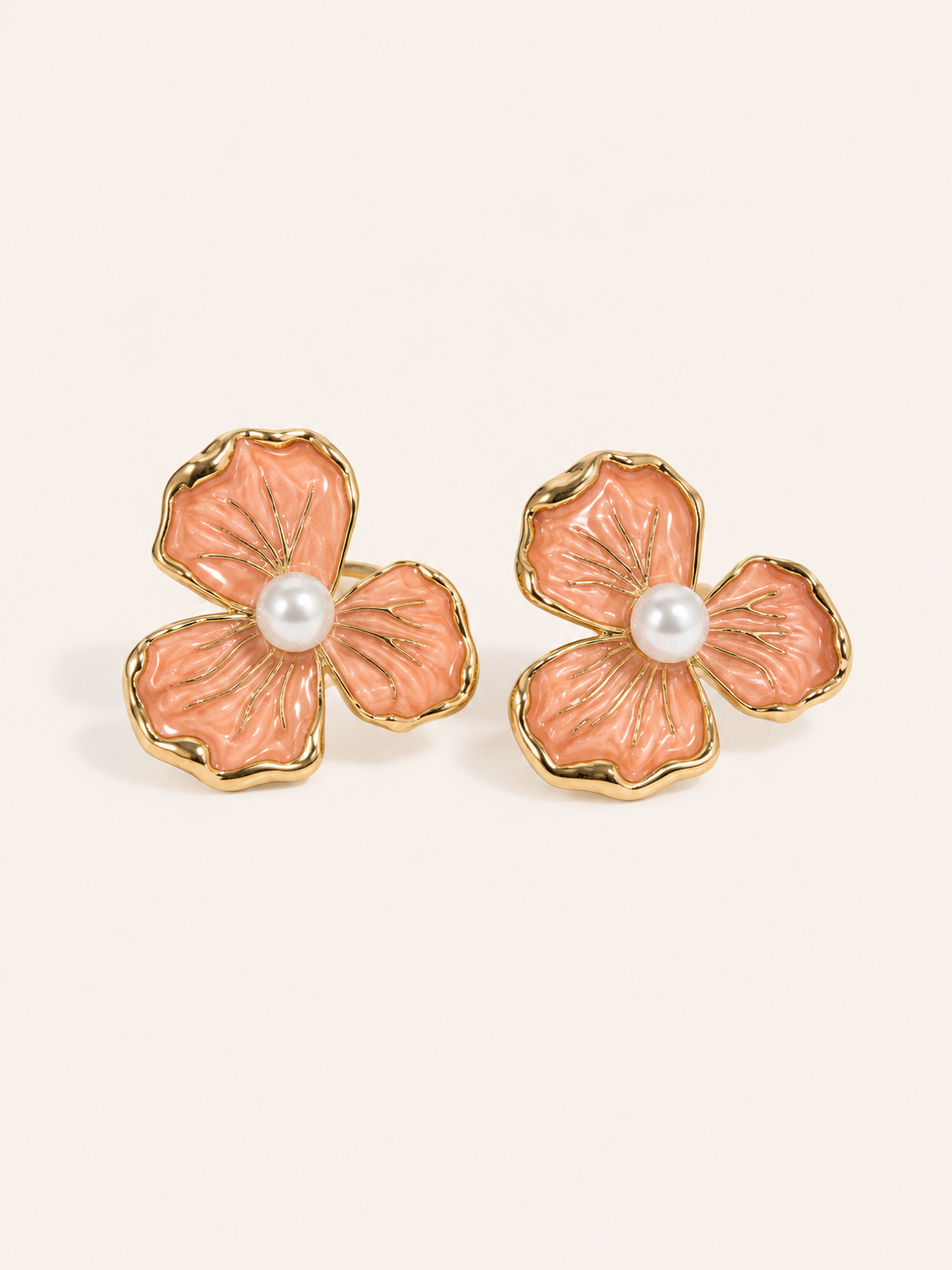 PETAL PEARL STUDS