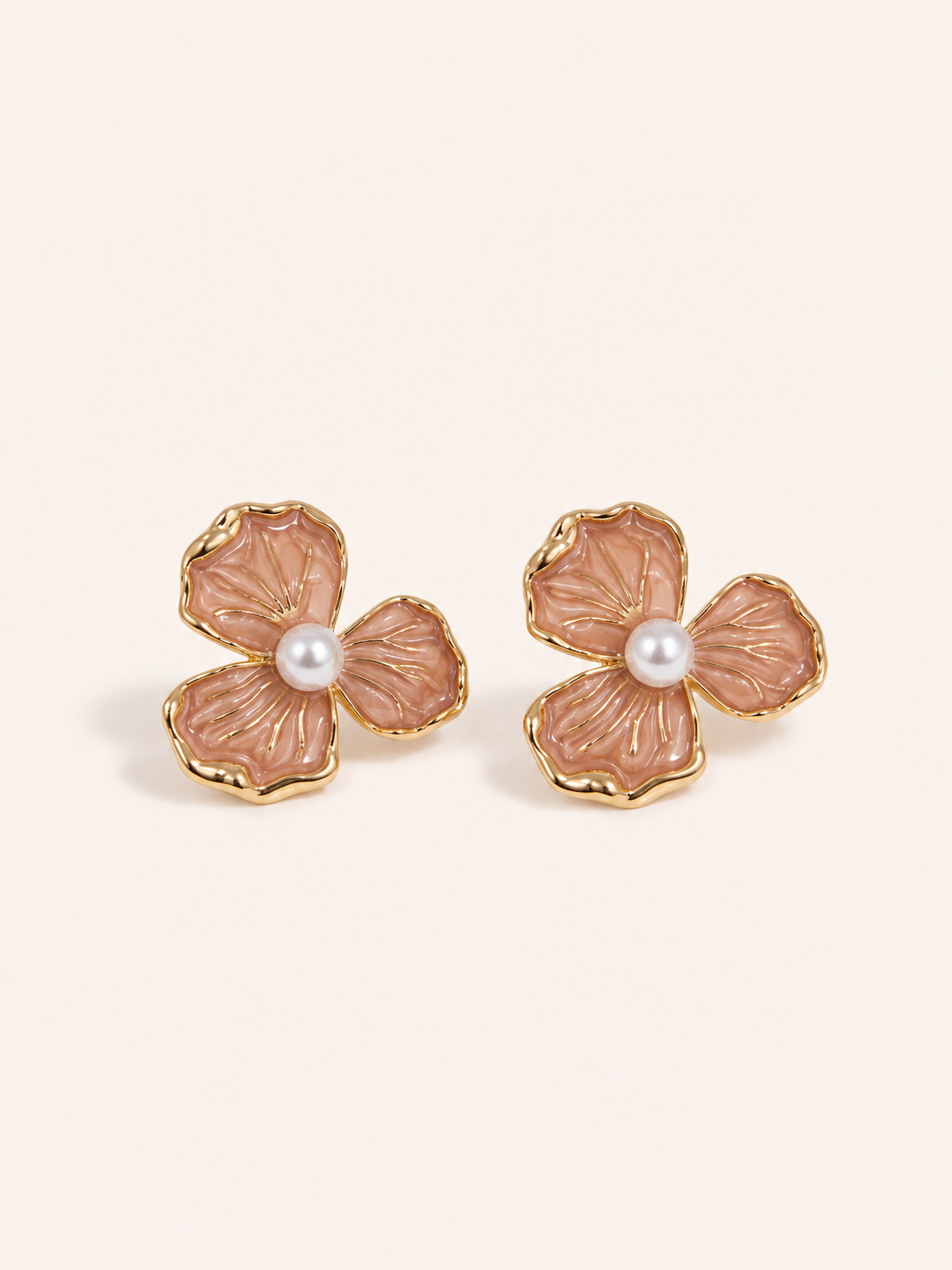 PETAL PEARL STUDS